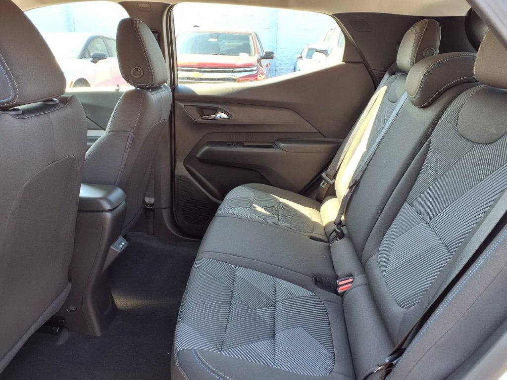 2027 Chevrolet Bolt LT - Photo 6