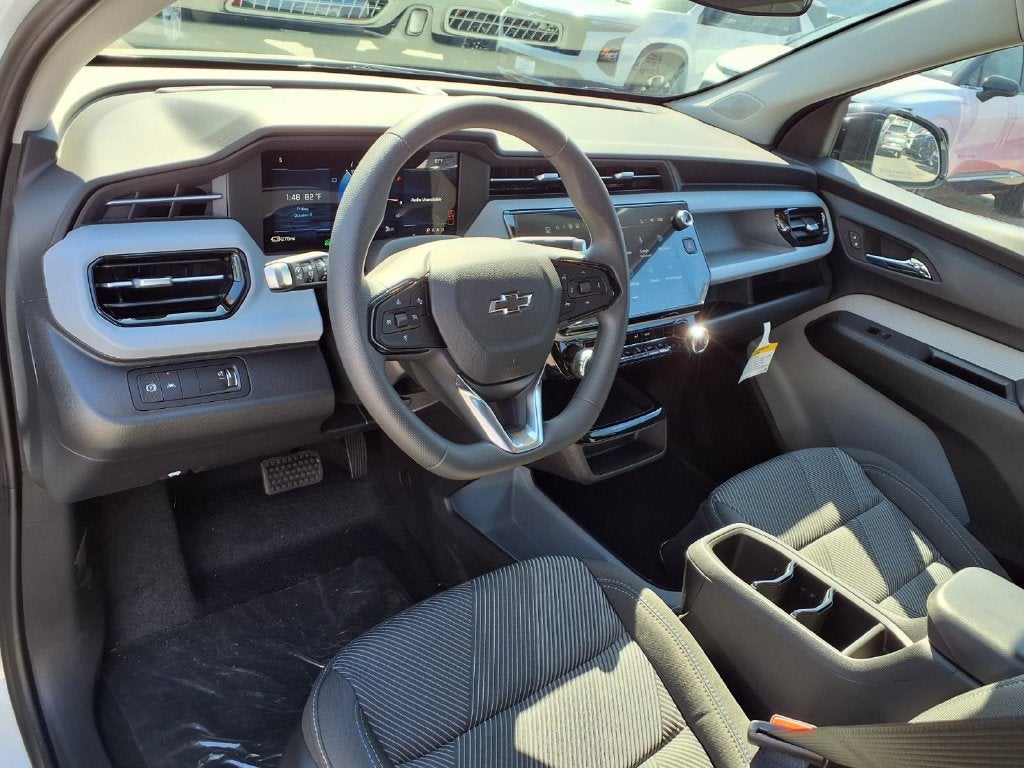 2027 Chevrolet Bolt LT - Photo 8