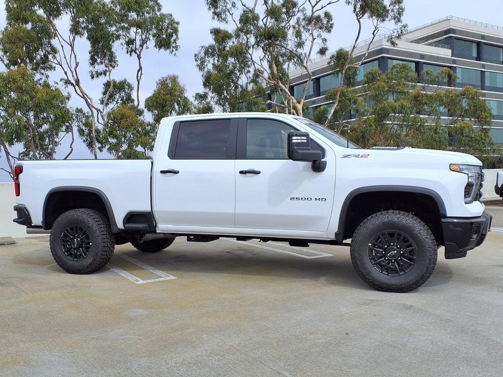 2026 Chevrolet Silverado 2500 HD ZR2 - Photo 3