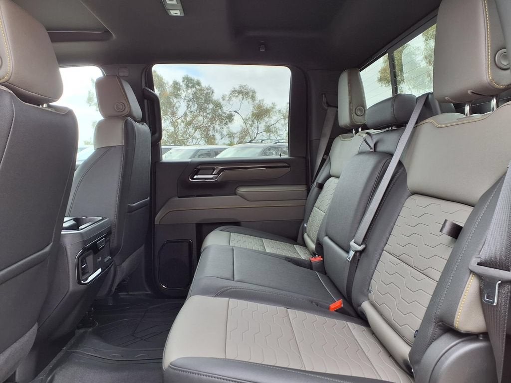 2026 Chevrolet Silverado 2500 HD ZR2 - Photo 5