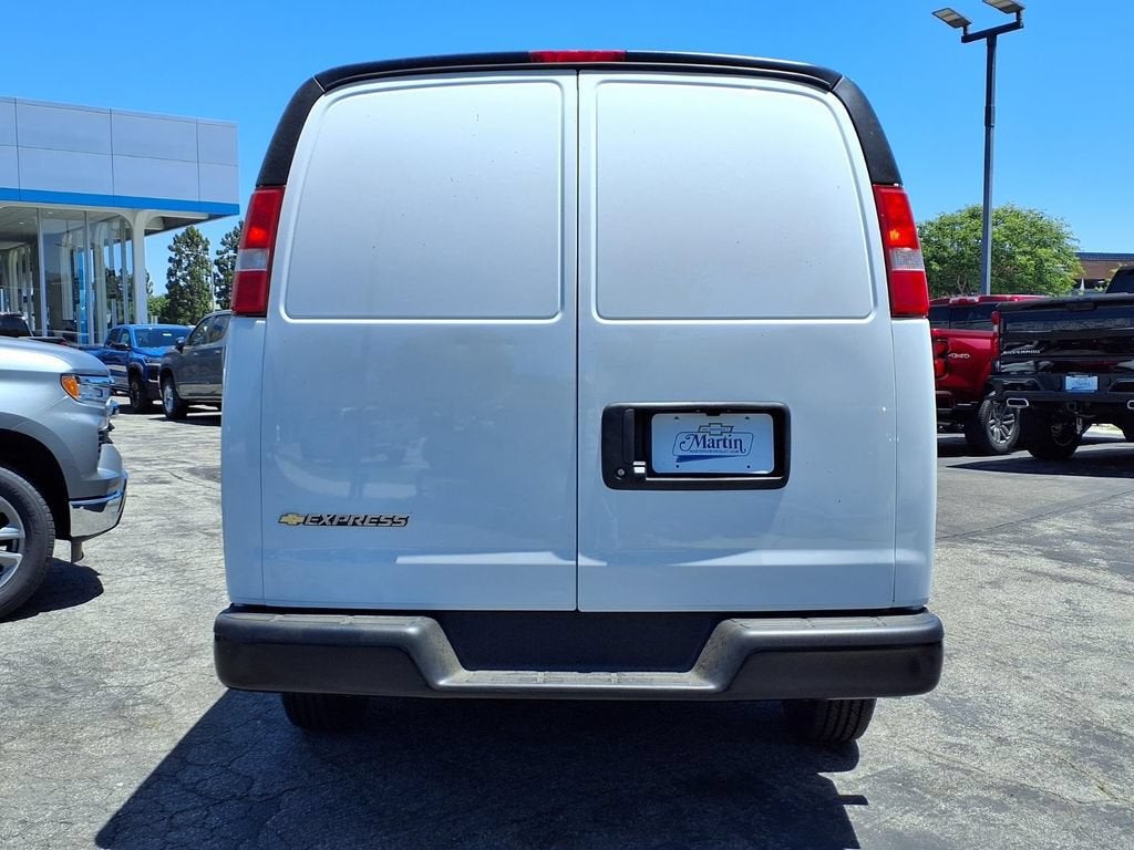 2026 Chevrolet Express Cargo WT