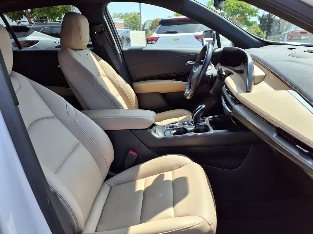 2024 Cadillac XT4 Luxury