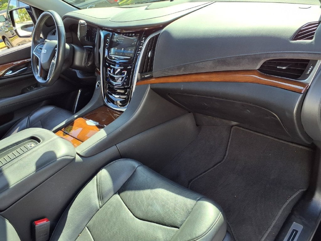 2020 Cadillac Escalade Luxury