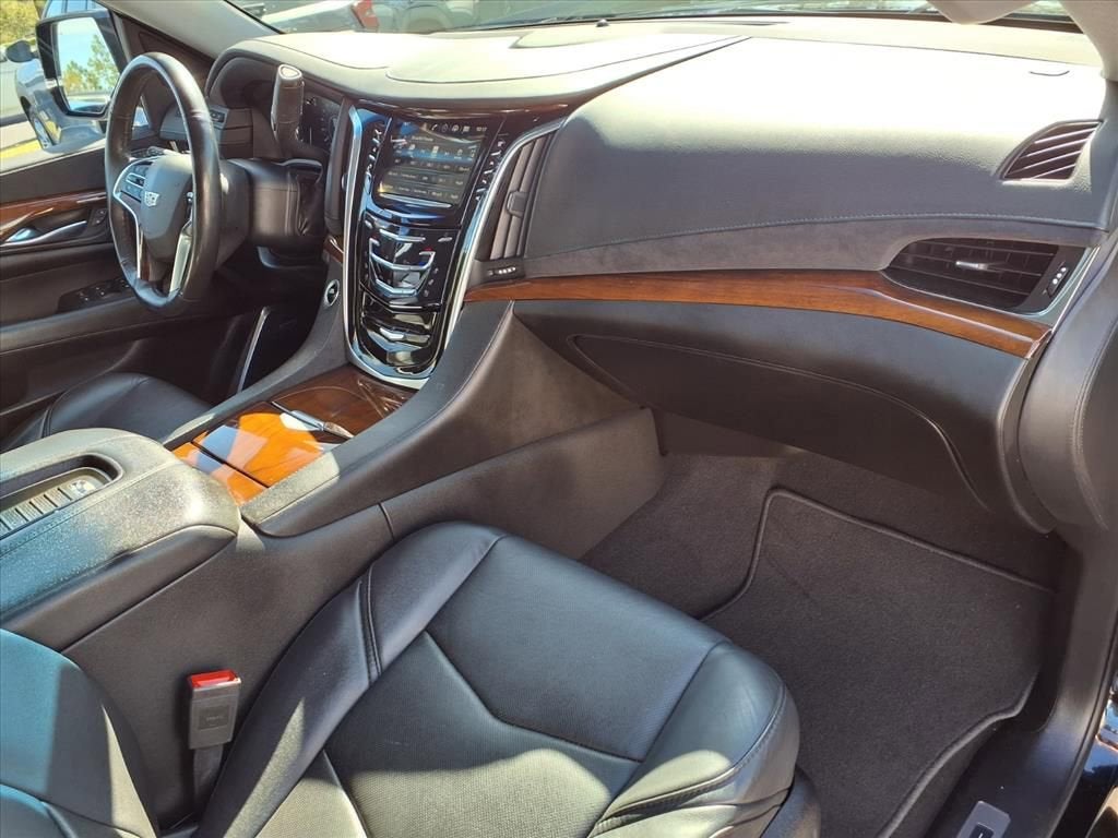 2019 Cadillac Escalade Luxury