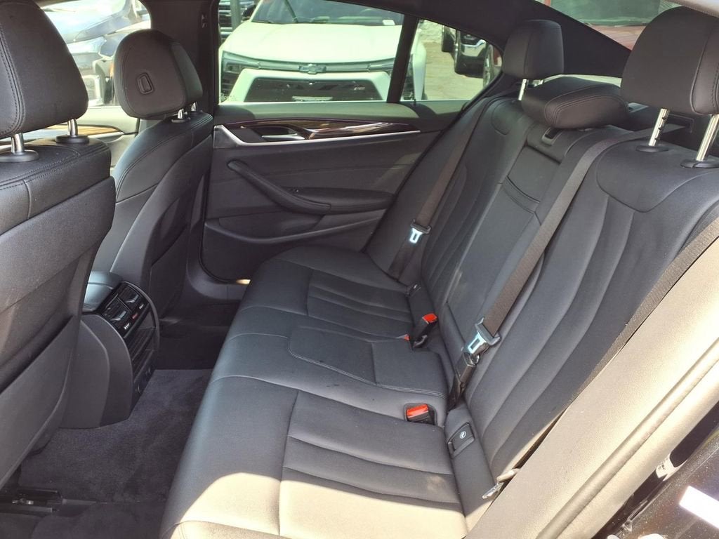 2018 BMW 530i 530i